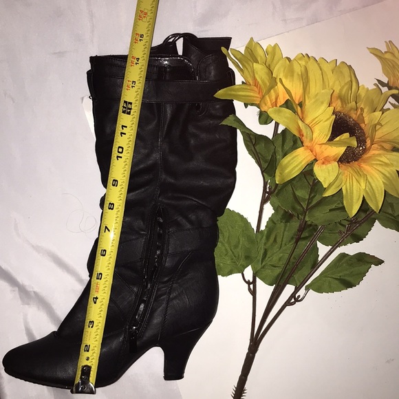 BRINLEY CO EUC Slouchy boots with heel. - Picture 9 of 9